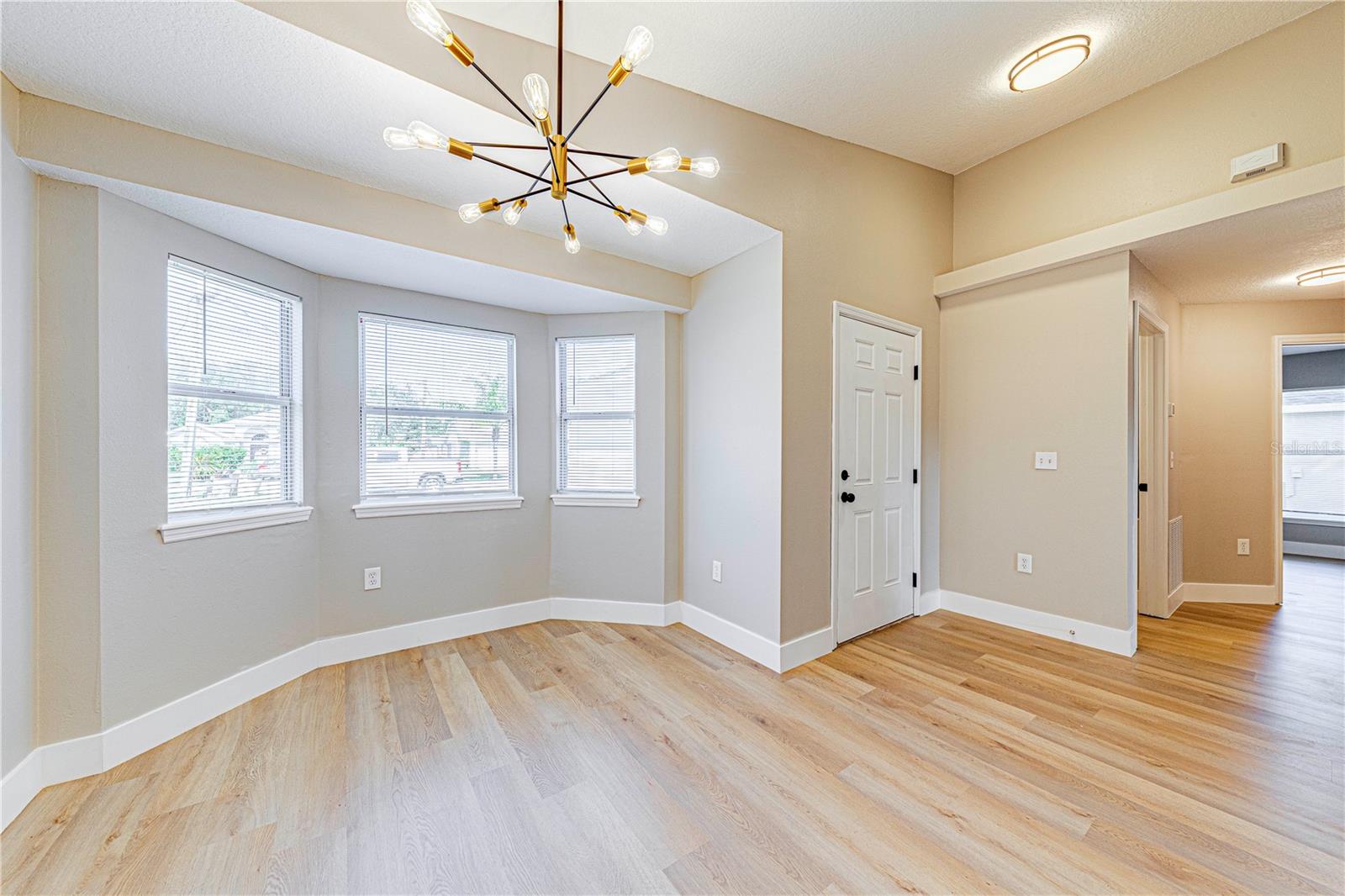 40042 PALM ST, LADY LAKE, FL, 32159