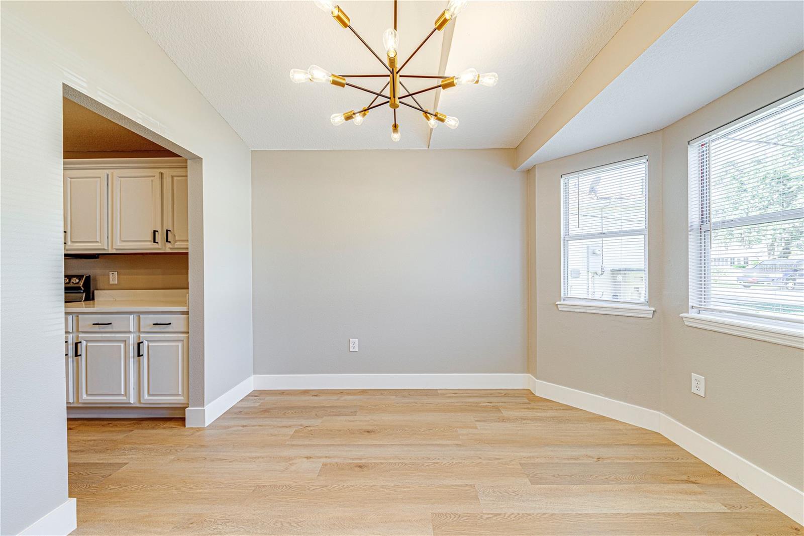 40042 PALM ST, LADY LAKE, FL, 32159