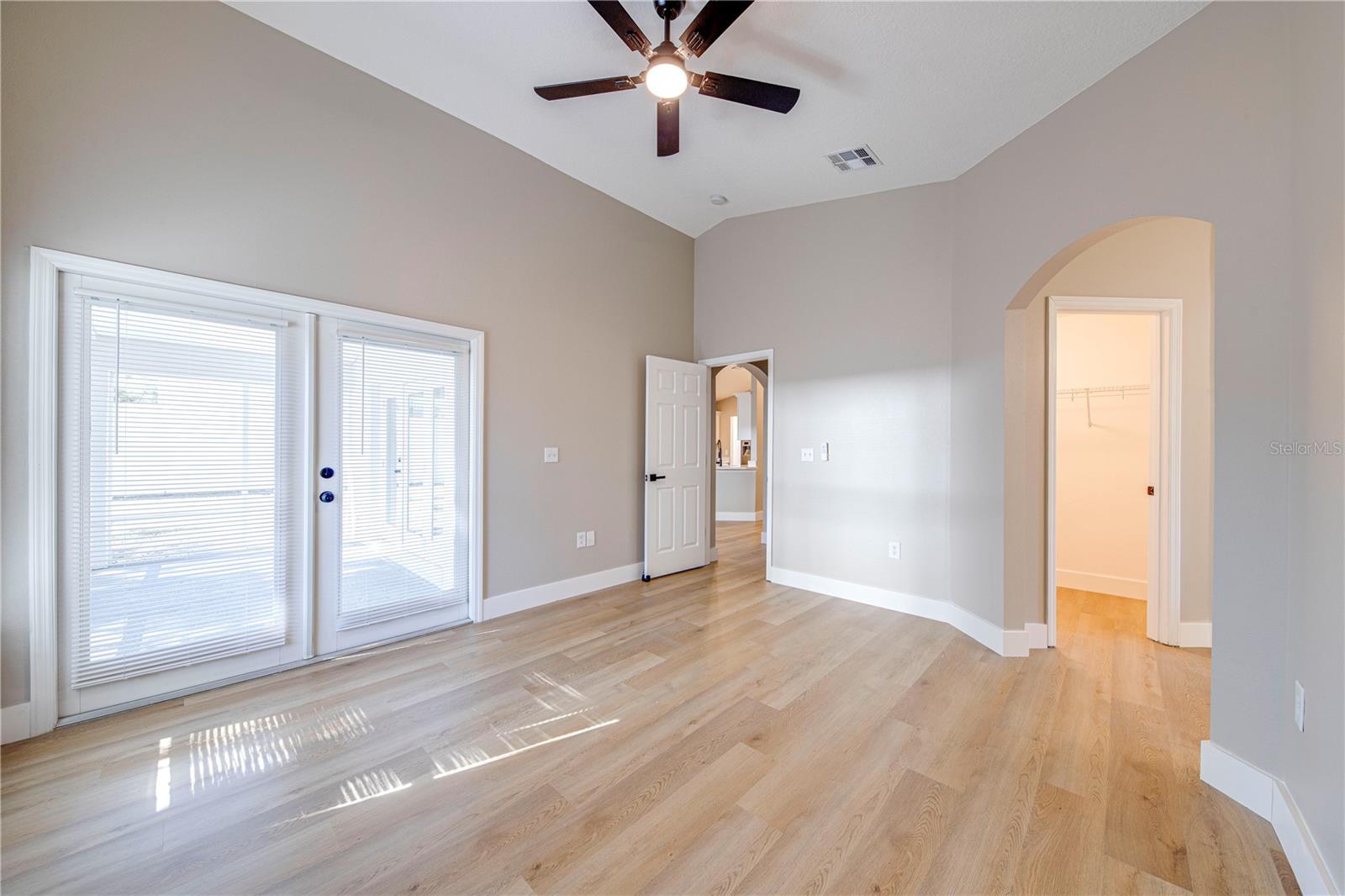 40042 PALM ST, LADY LAKE, FL, 32159