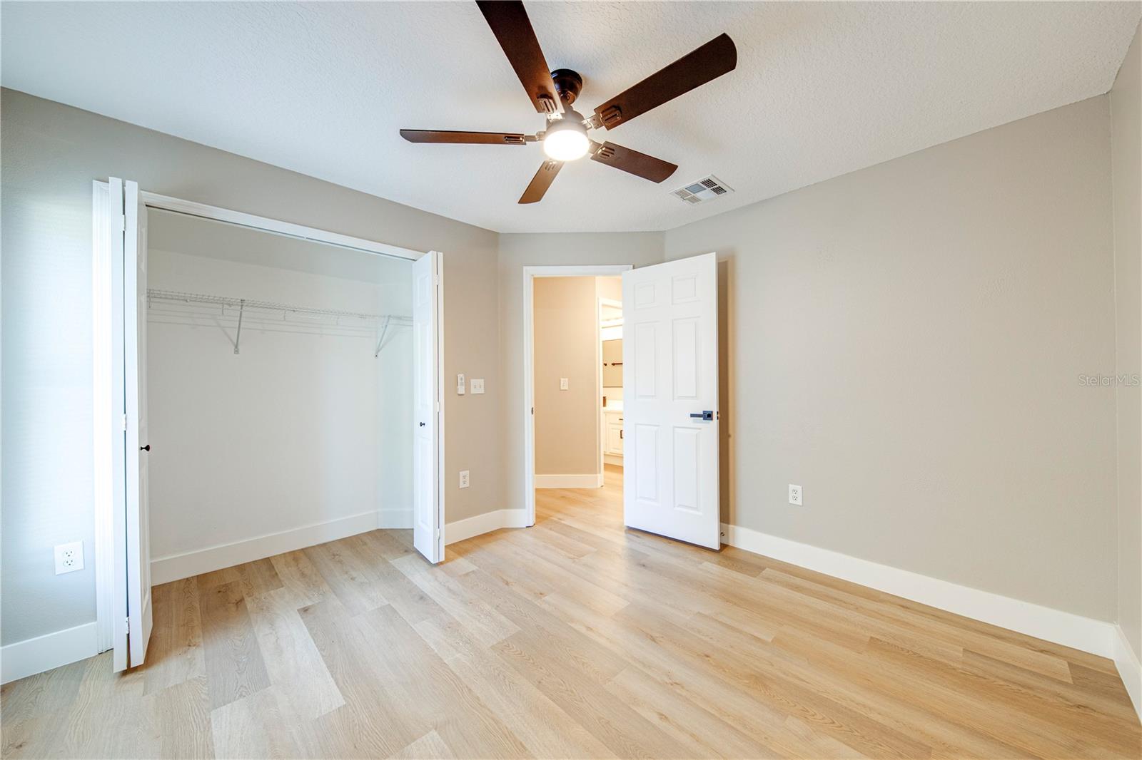 40042 PALM ST, LADY LAKE, FL, 32159