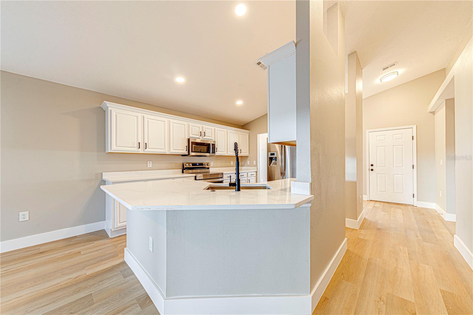 40042 PALM ST, LADY LAKE, FL, 32159