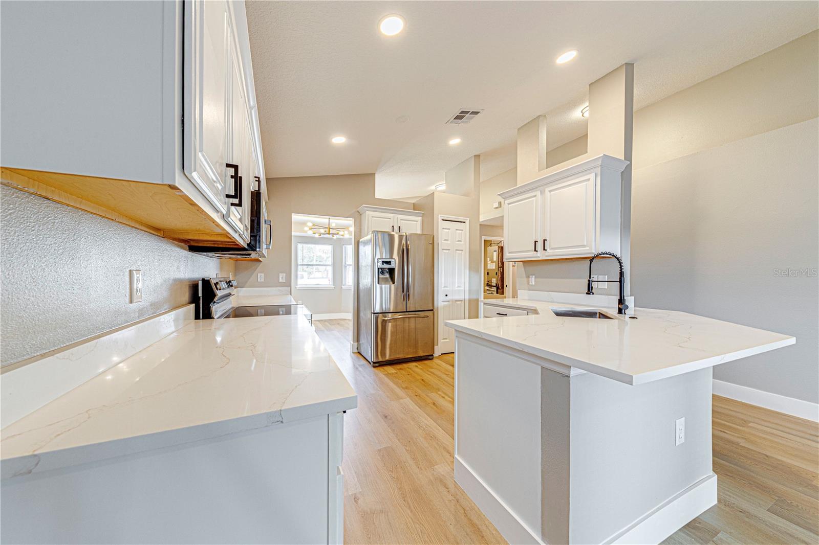 40042 PALM ST, LADY LAKE, FL, 32159