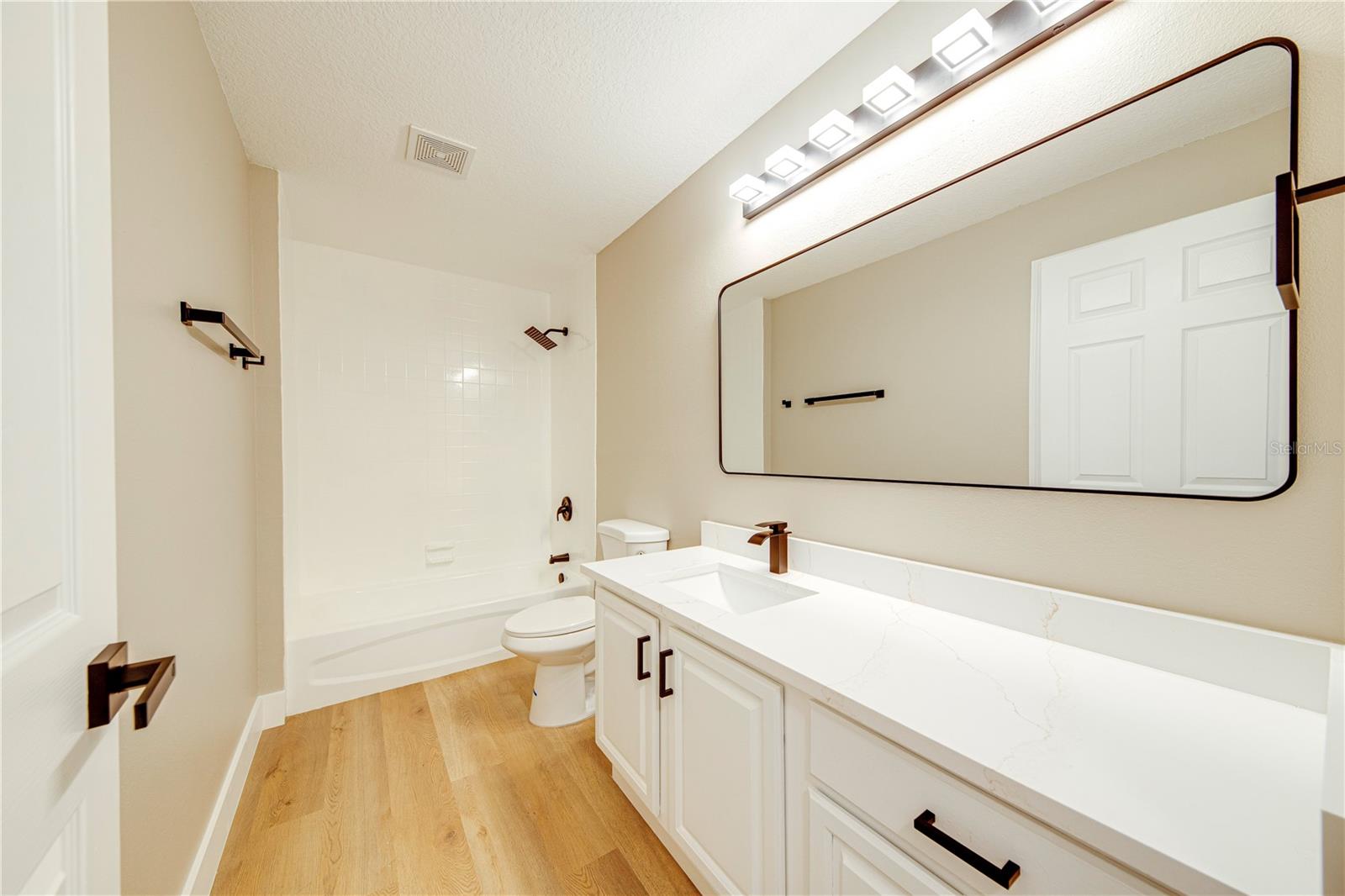 40042 PALM ST, LADY LAKE, FL, 32159