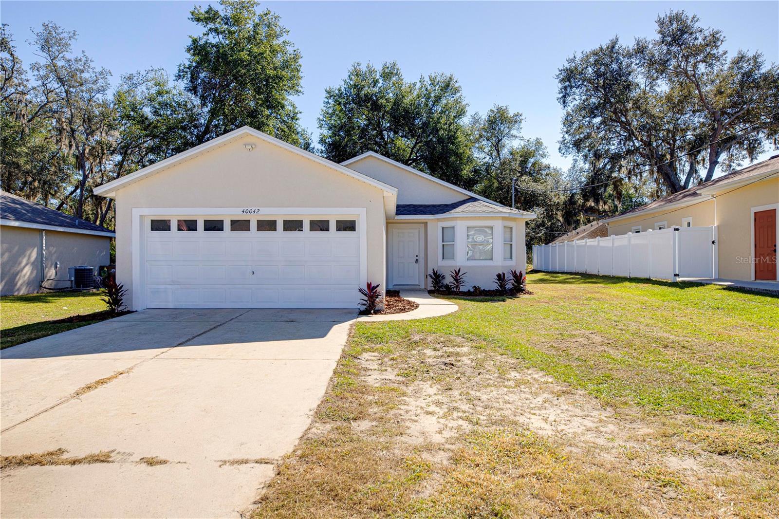 40042 PALM ST, LADY LAKE, FL, 32159