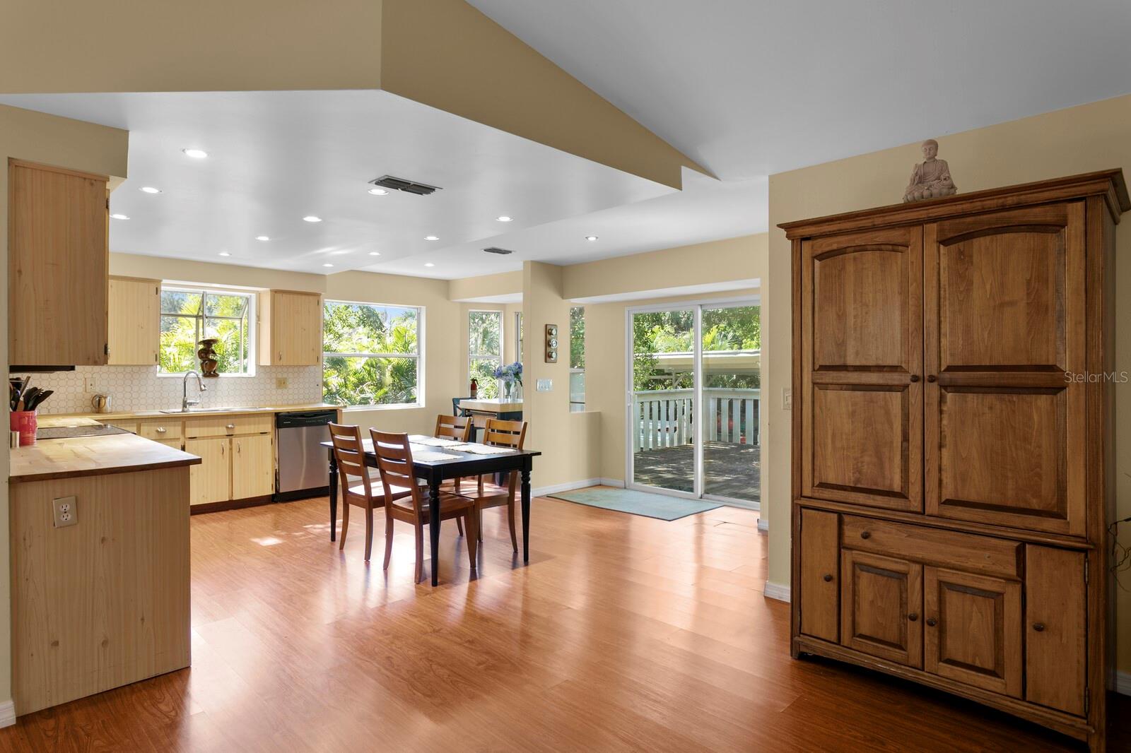 1343 HIGHLAND AVE, TARPON SPRINGS, FL, 34689