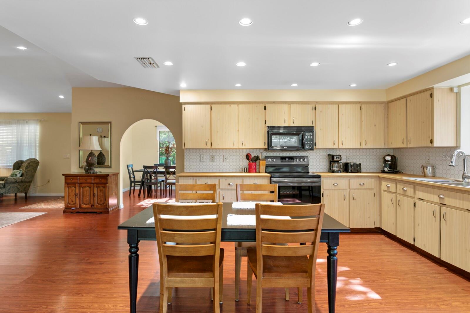 1343 HIGHLAND AVE, TARPON SPRINGS, FL, 34689