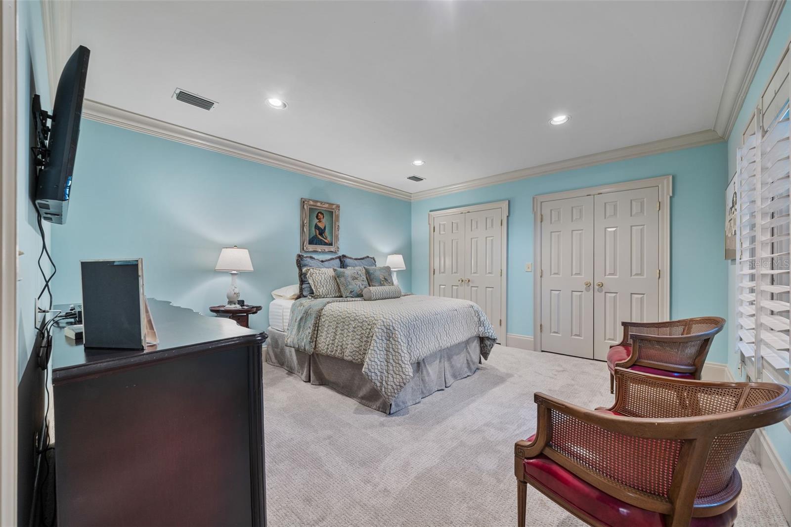 TB8446677 Property Photo