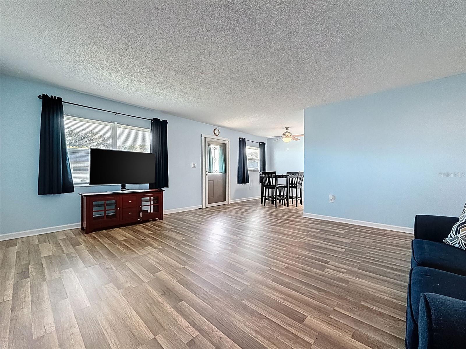 W7880616 Property Photo