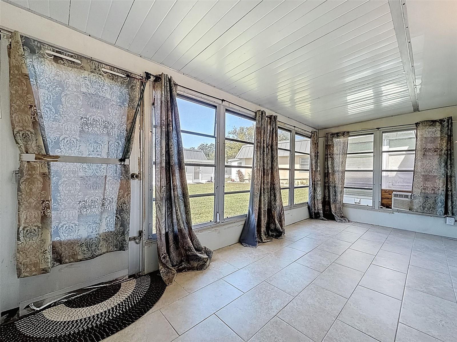 W7880616 Property Photo