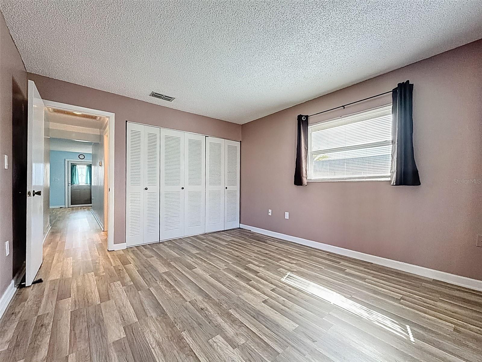 W7880616 Property Photo