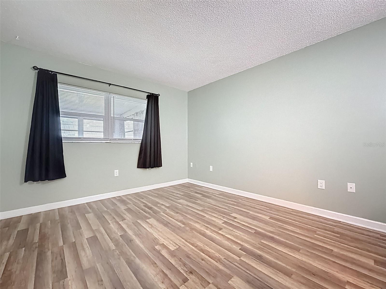 W7880616 Property Photo