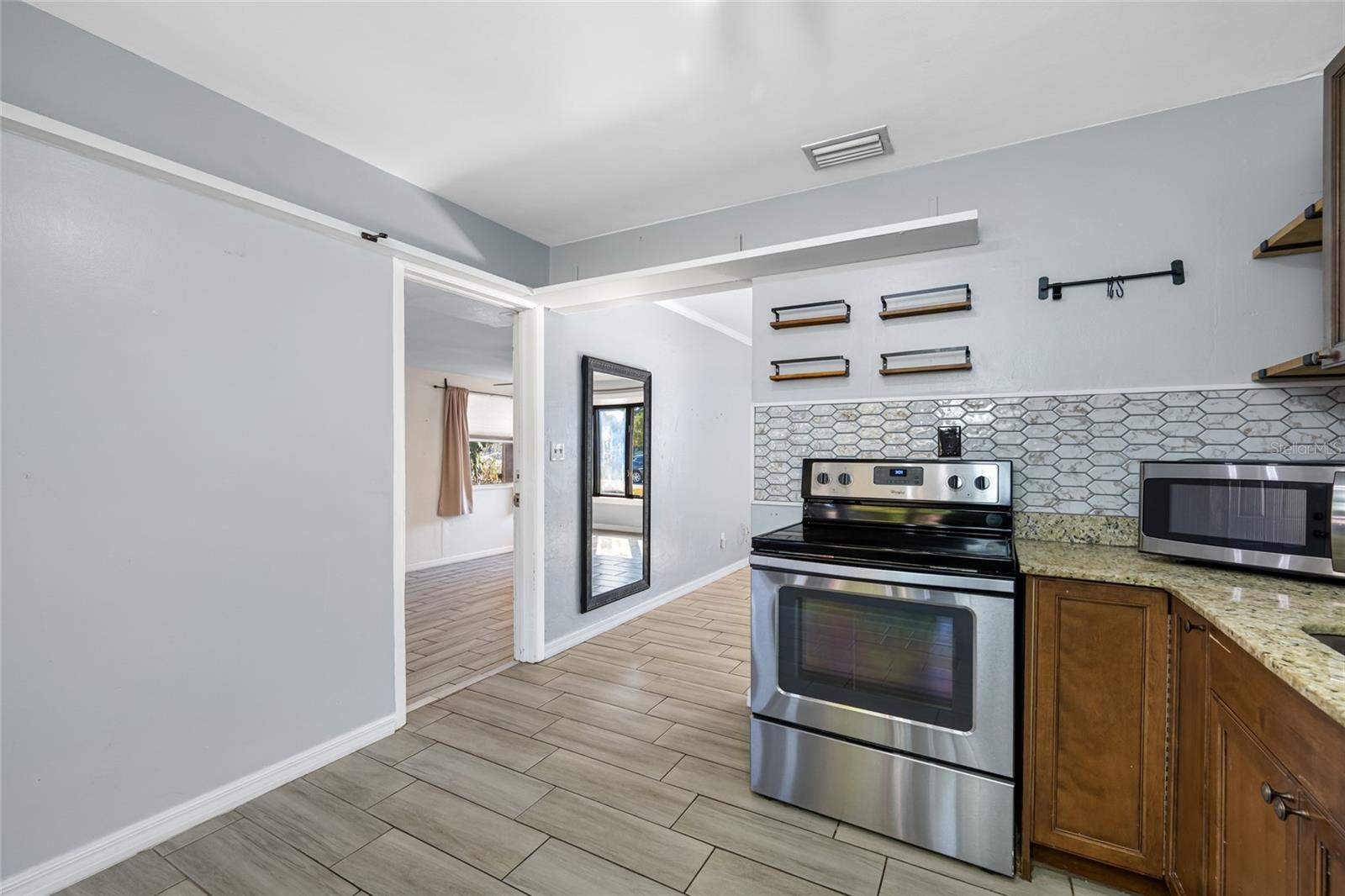 3033 24TH AVE N, ST PETERSBURG, FL, 33713