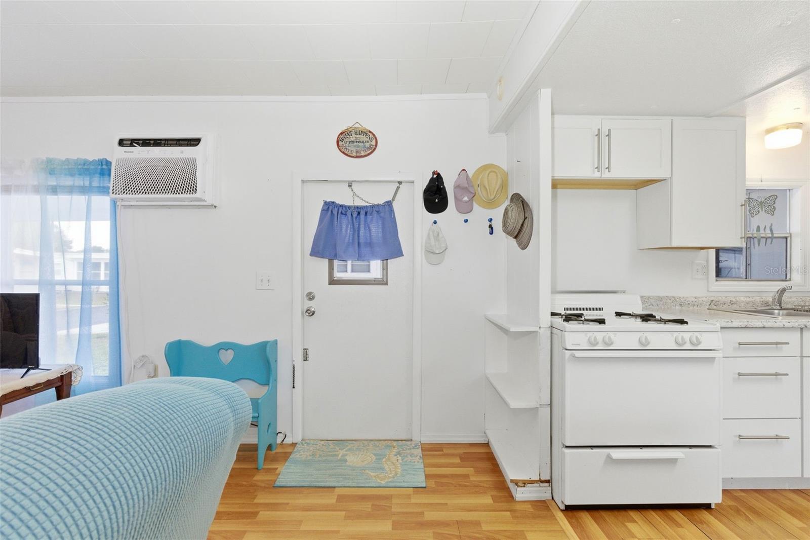 TB8446709 Property Photo