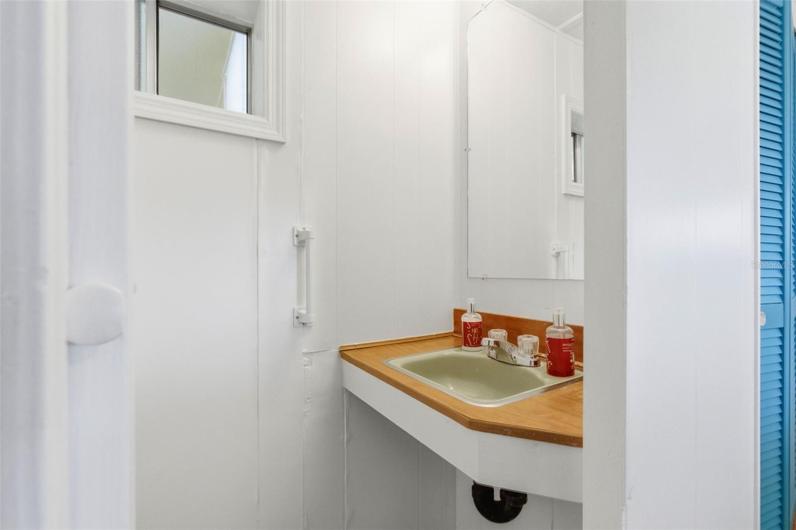 TB8446709 Property Photo