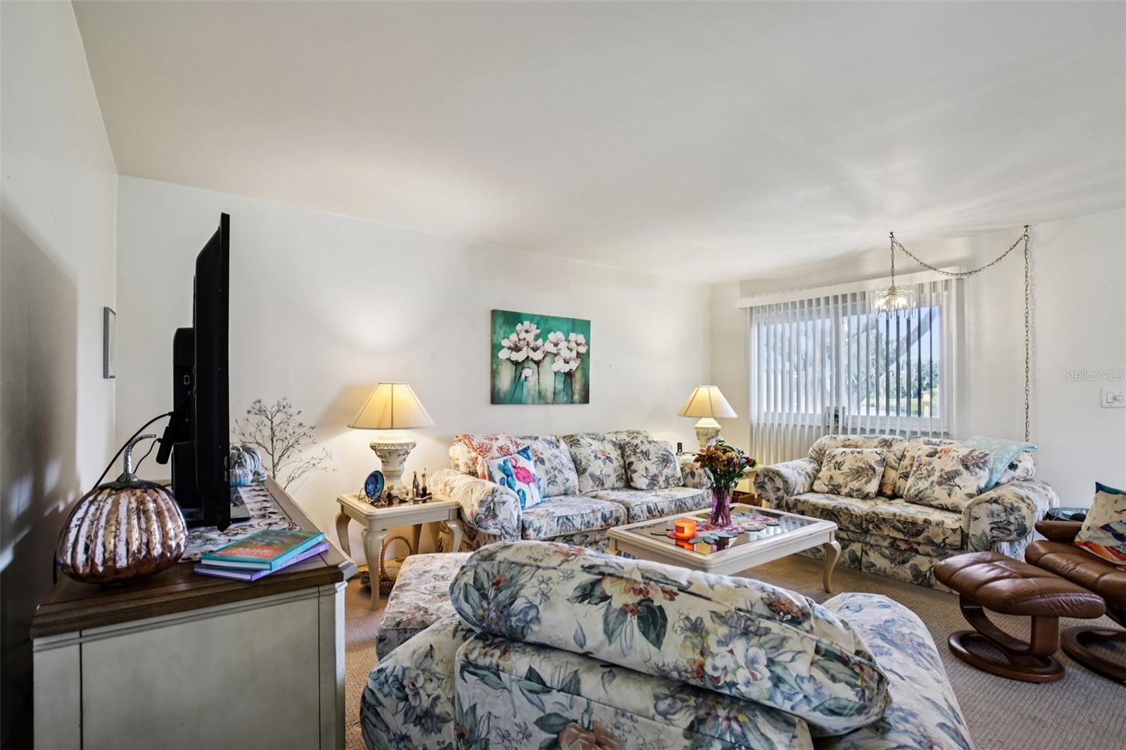 TB8446711 Property Photo