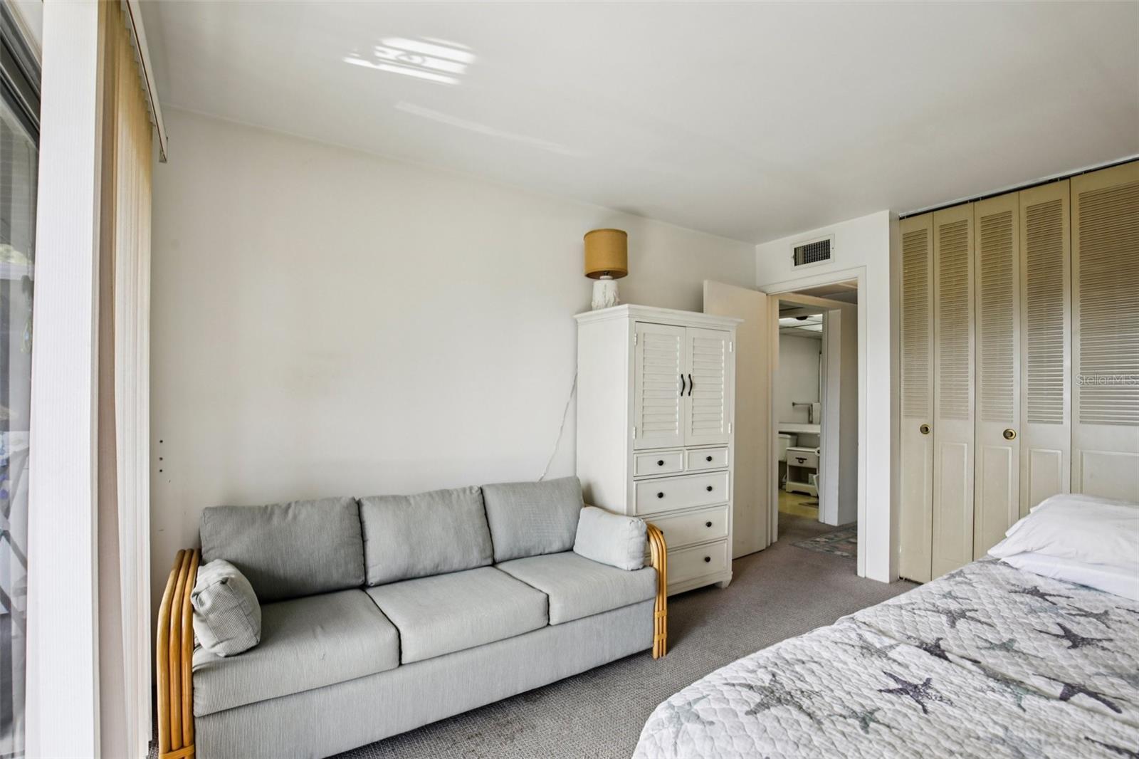 TB8446711 Property Photo