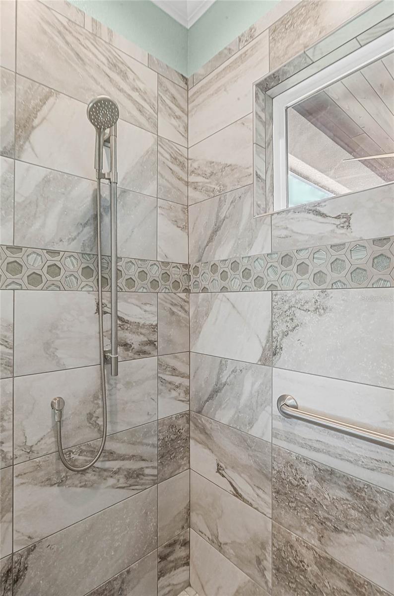 205 E VENICE AVE, VENICE, FL, 34285