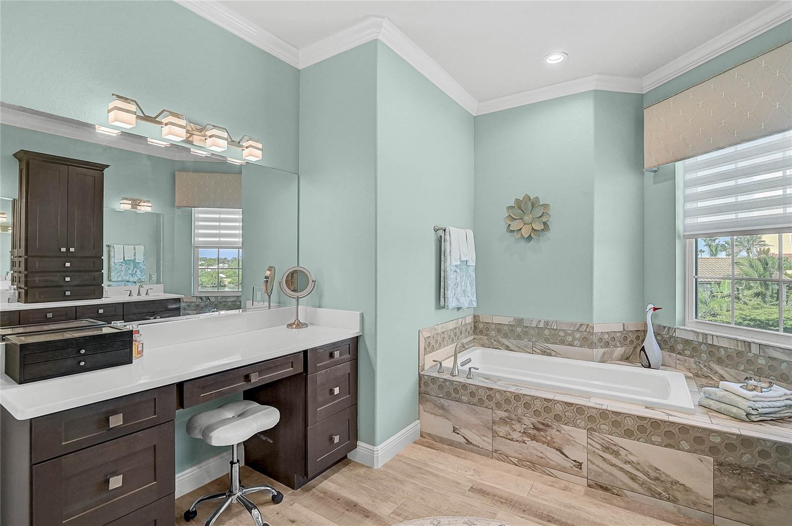 205 E VENICE AVE, VENICE, FL, 34285