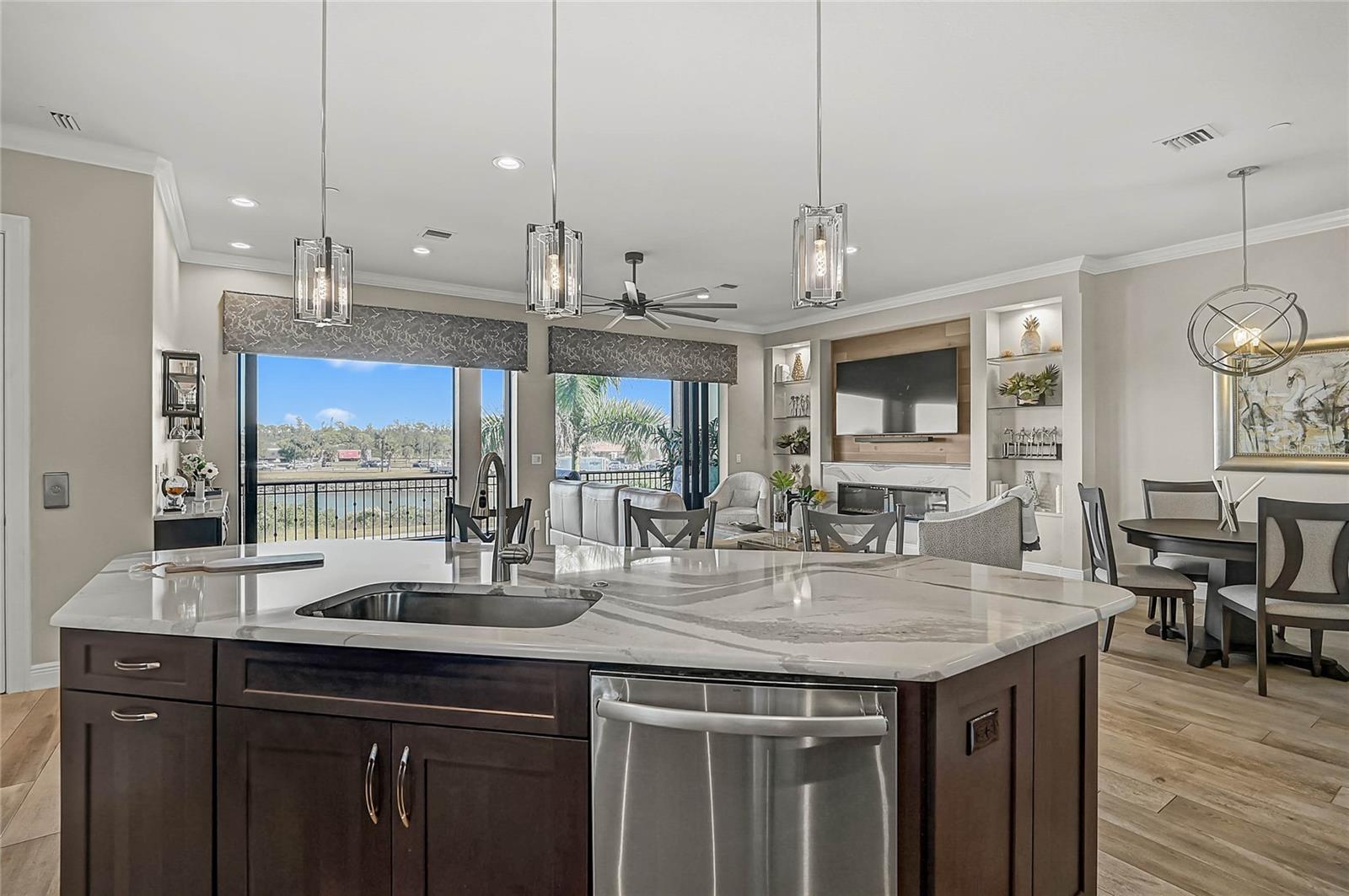 205 E VENICE AVE, VENICE, FL, 34285