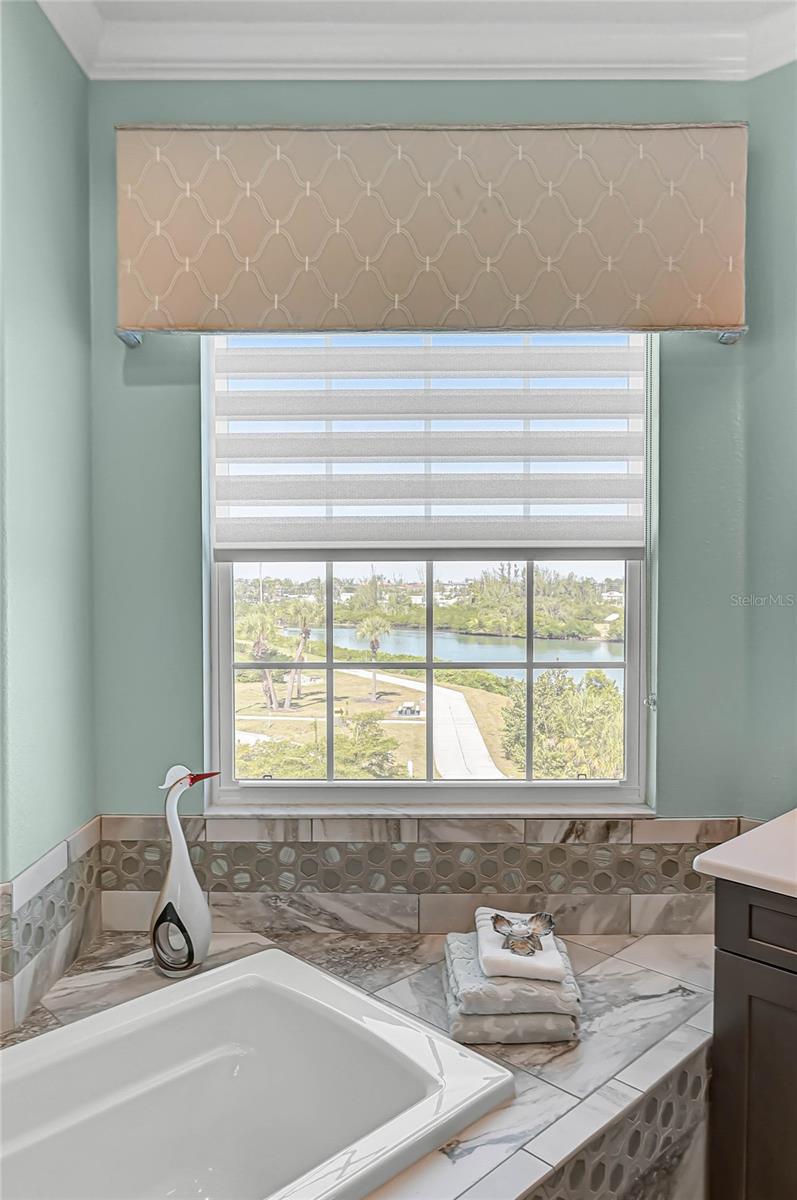 205 E VENICE AVE, VENICE, FL, 34285