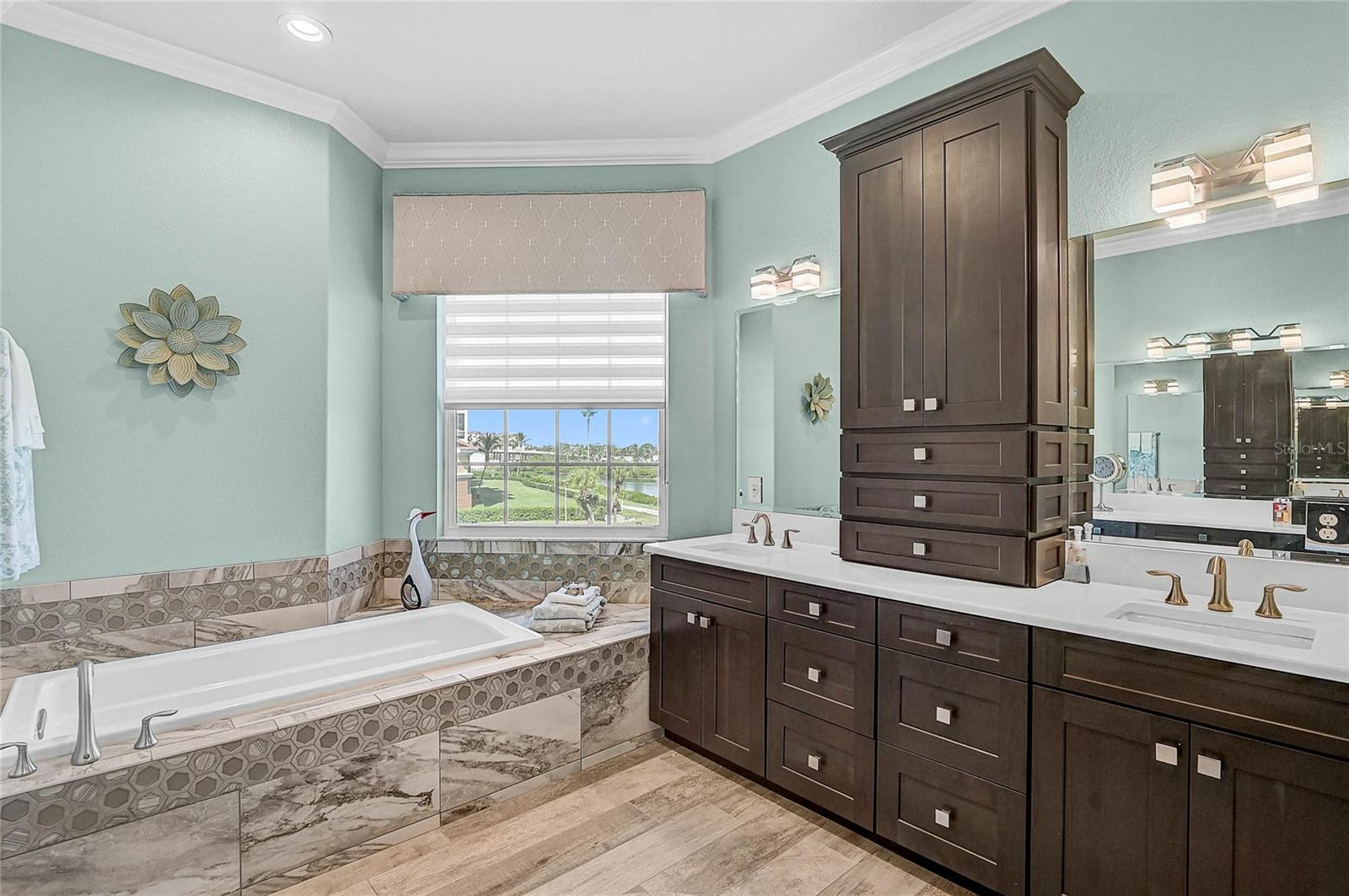 205 E VENICE AVE, VENICE, FL, 34285