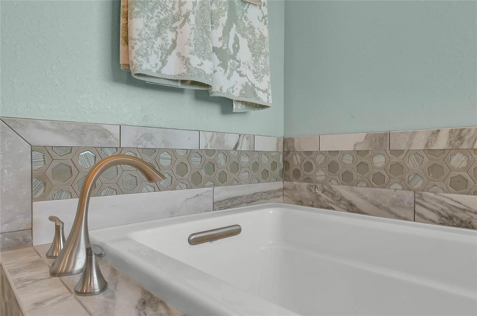 205 E VENICE AVE, VENICE, FL, 34285