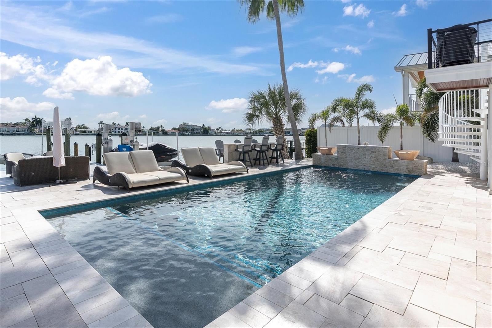 TB8446812 Property Photo