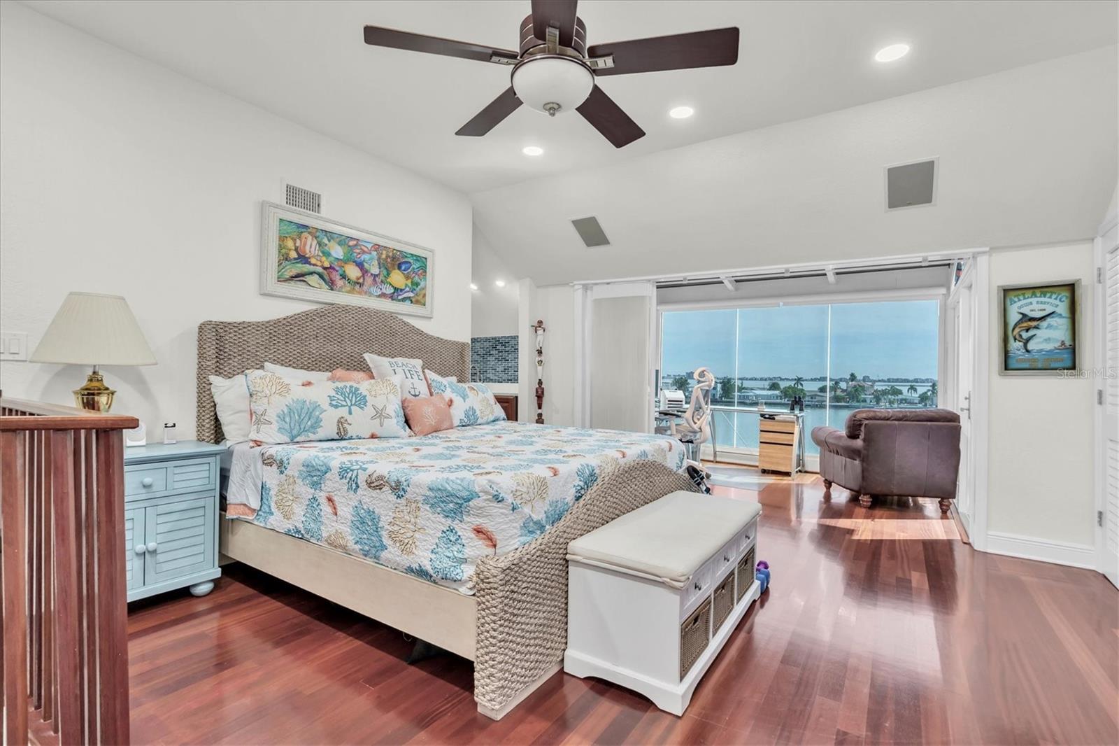 TB8446812 Property Photo