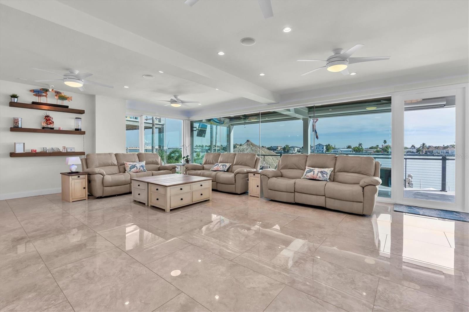 TB8446812 Property Photo