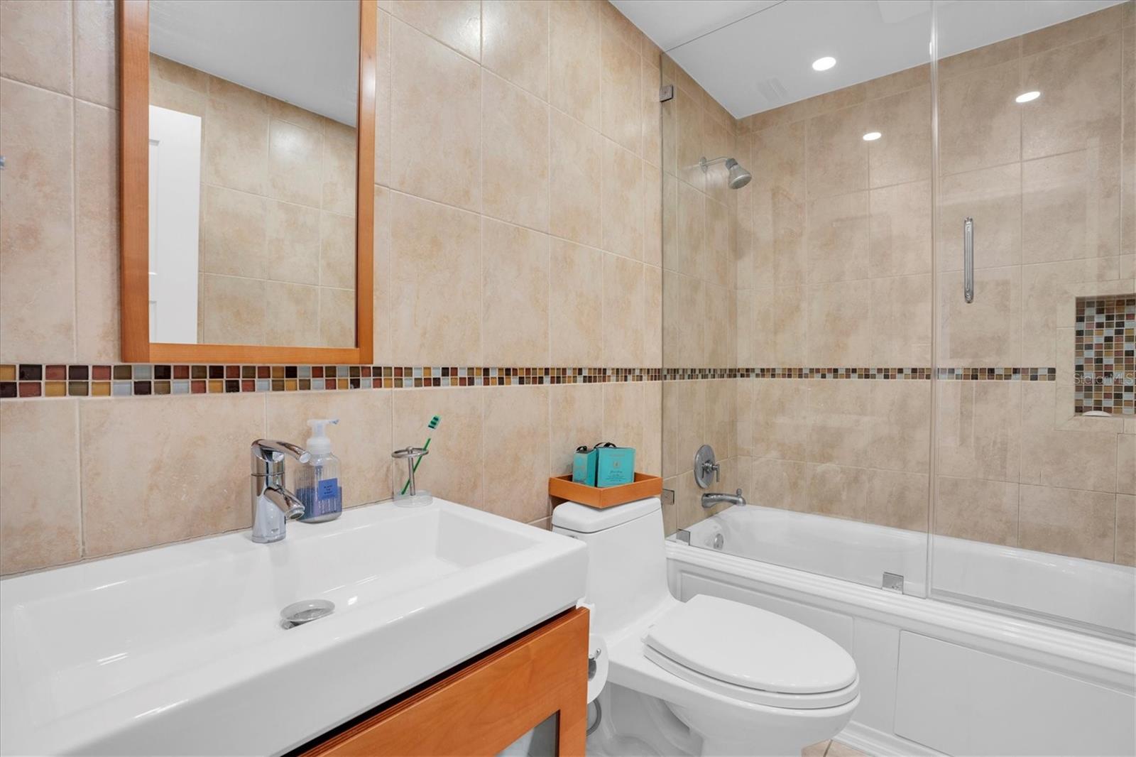 TB8446812 Property Photo