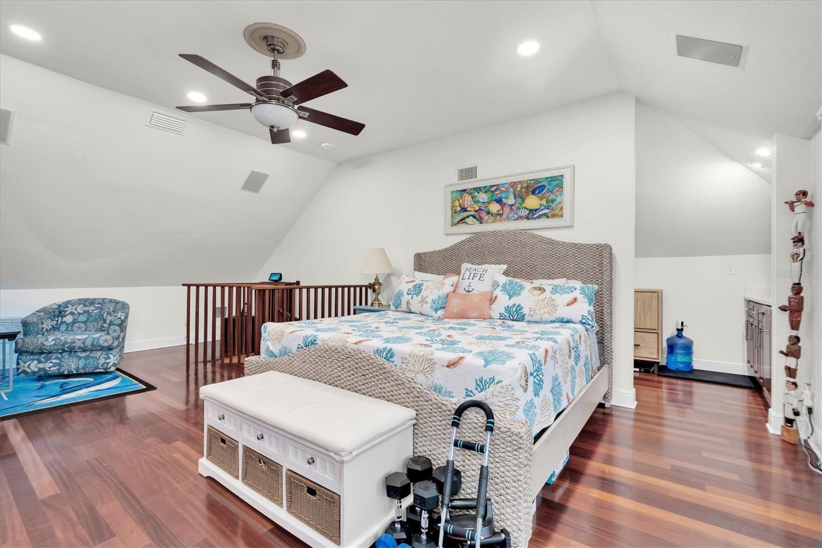 TB8446812 Property Photo