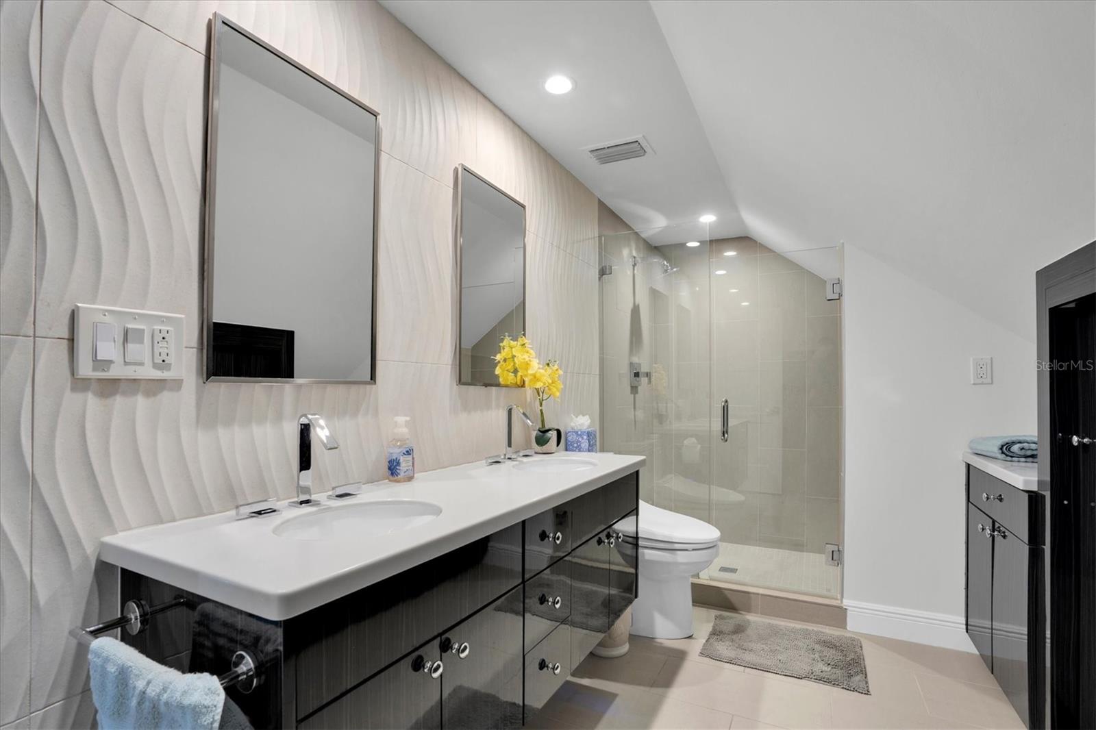 TB8446812 Property Photo