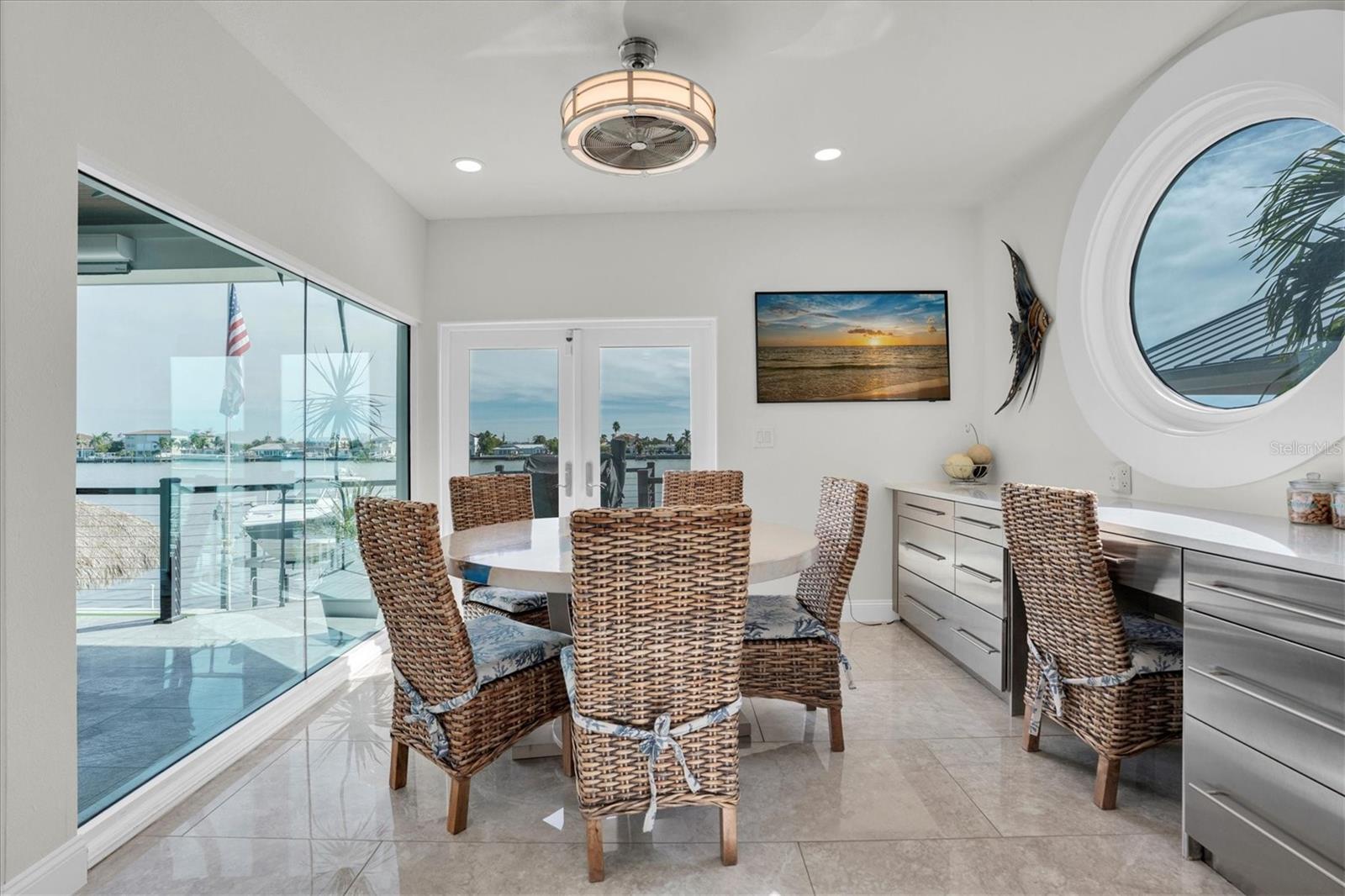 TB8446812 Property Photo