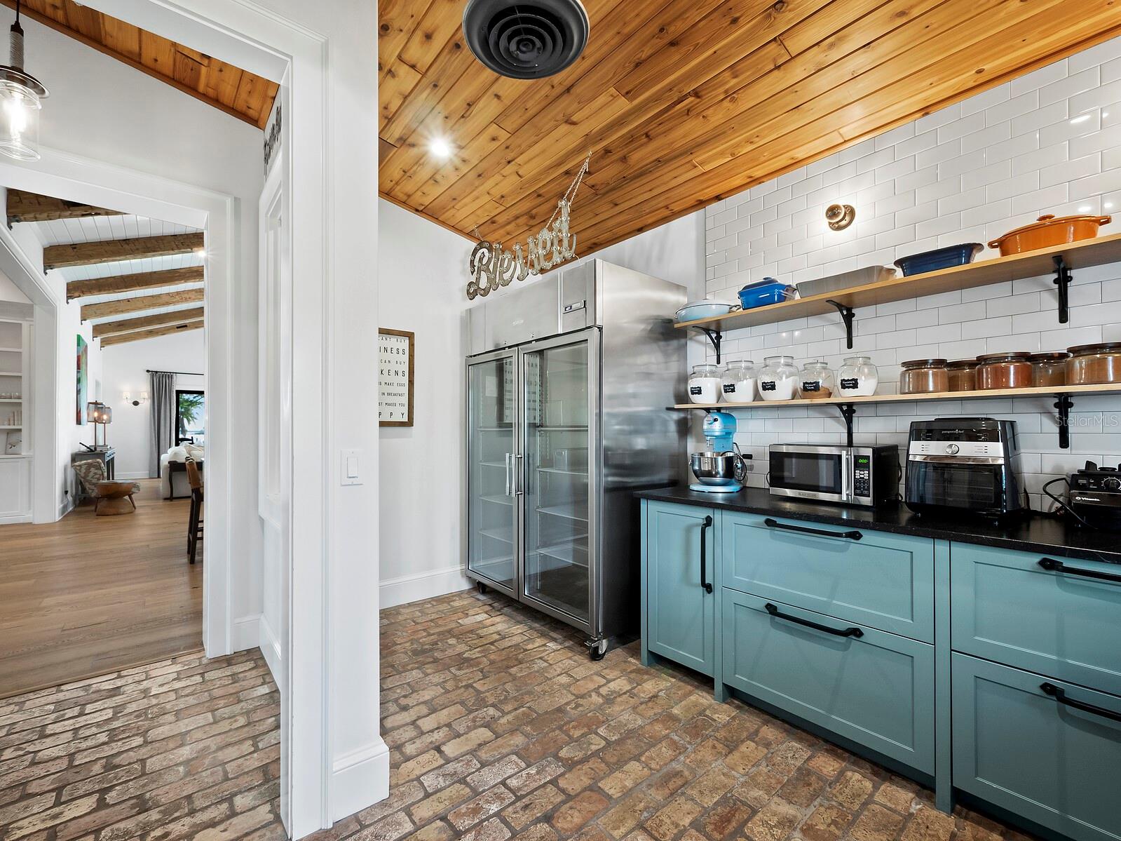 A4671608 Property Photo