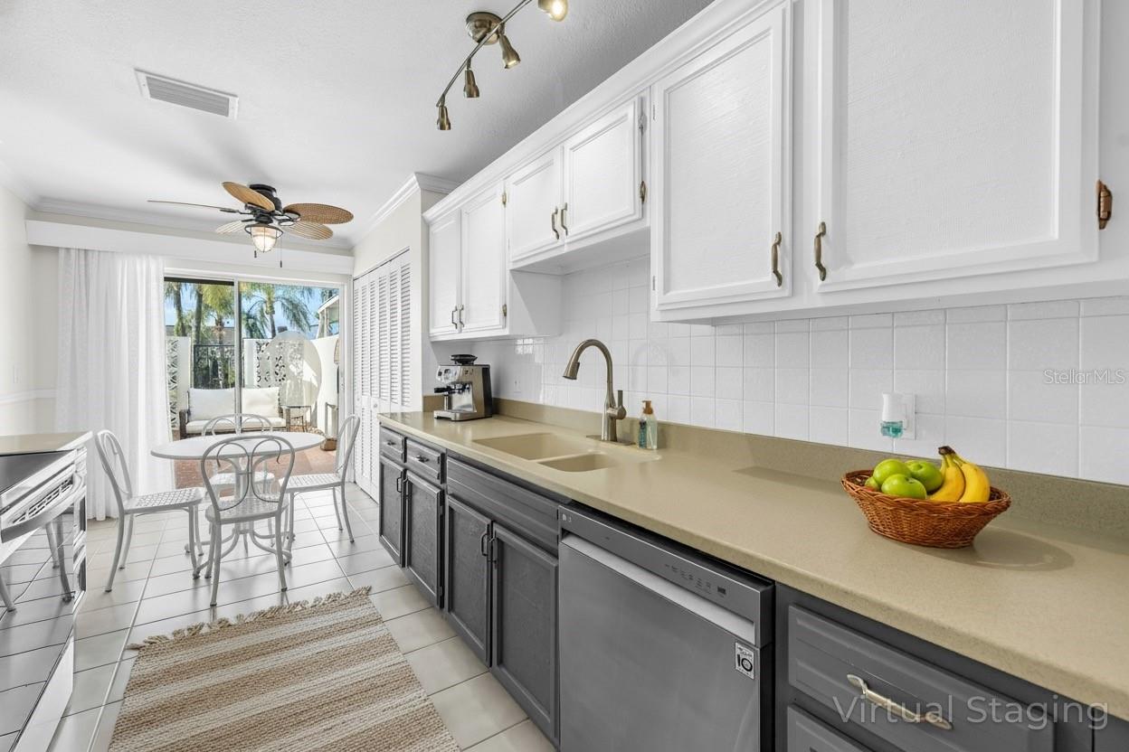 Virtually Designed/Staged