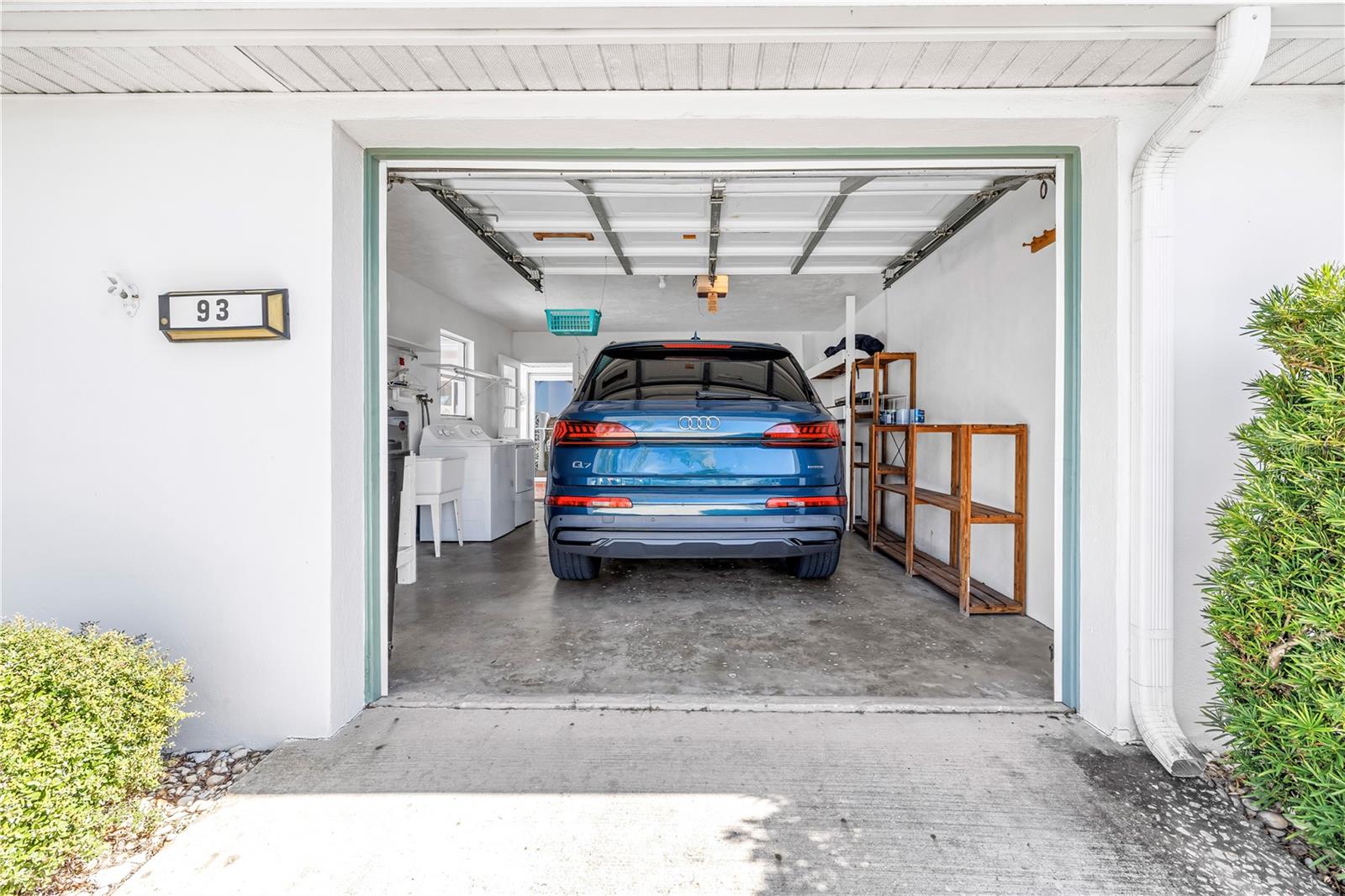 Audi Q7 for size reference