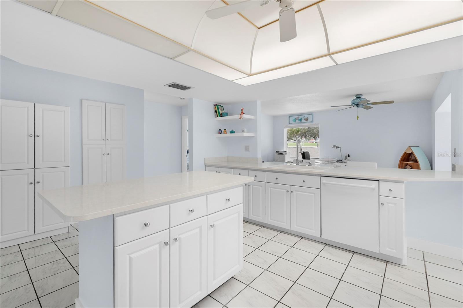 5720 TIMBER LAKE CIR, SARASOTA, FL, 34243