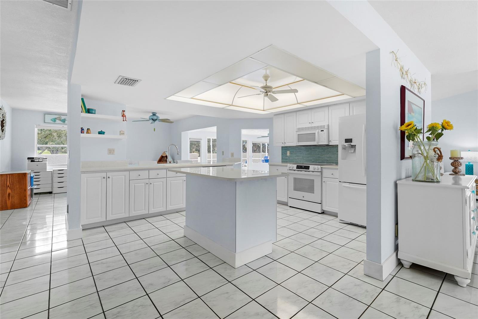 5720 TIMBER LAKE CIR, SARASOTA, FL, 34243