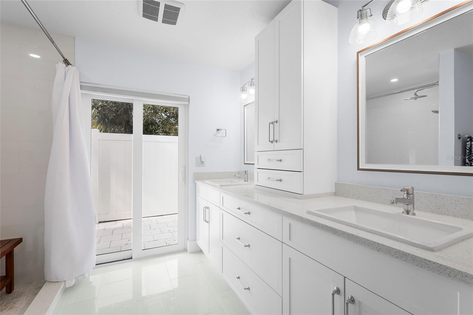 5720 TIMBER LAKE CIR, SARASOTA, FL, 34243