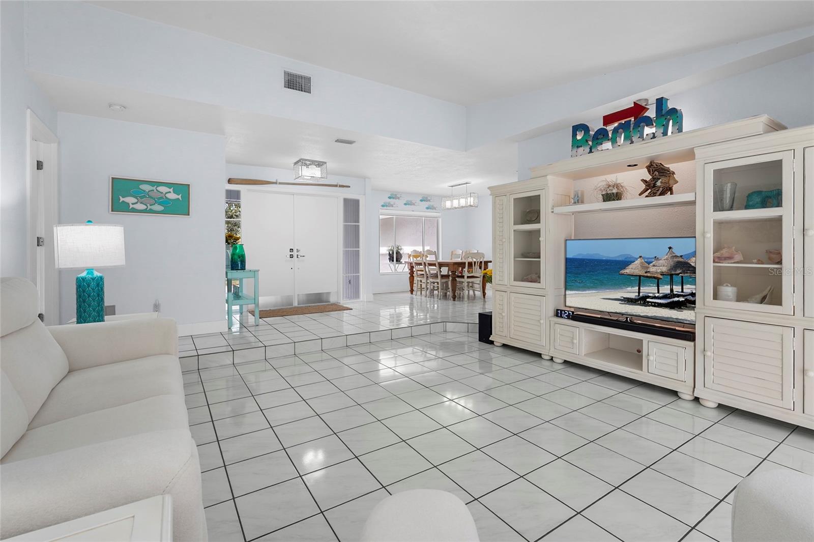 5720 TIMBER LAKE CIR, SARASOTA, FL, 34243