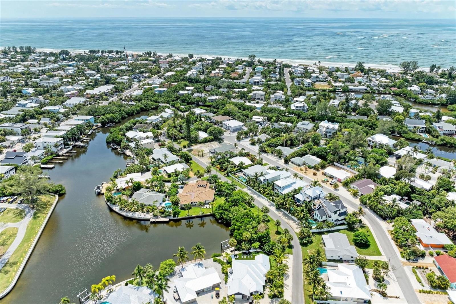 136 CRESCENT DR, ANNA MARIA, FL, 34216