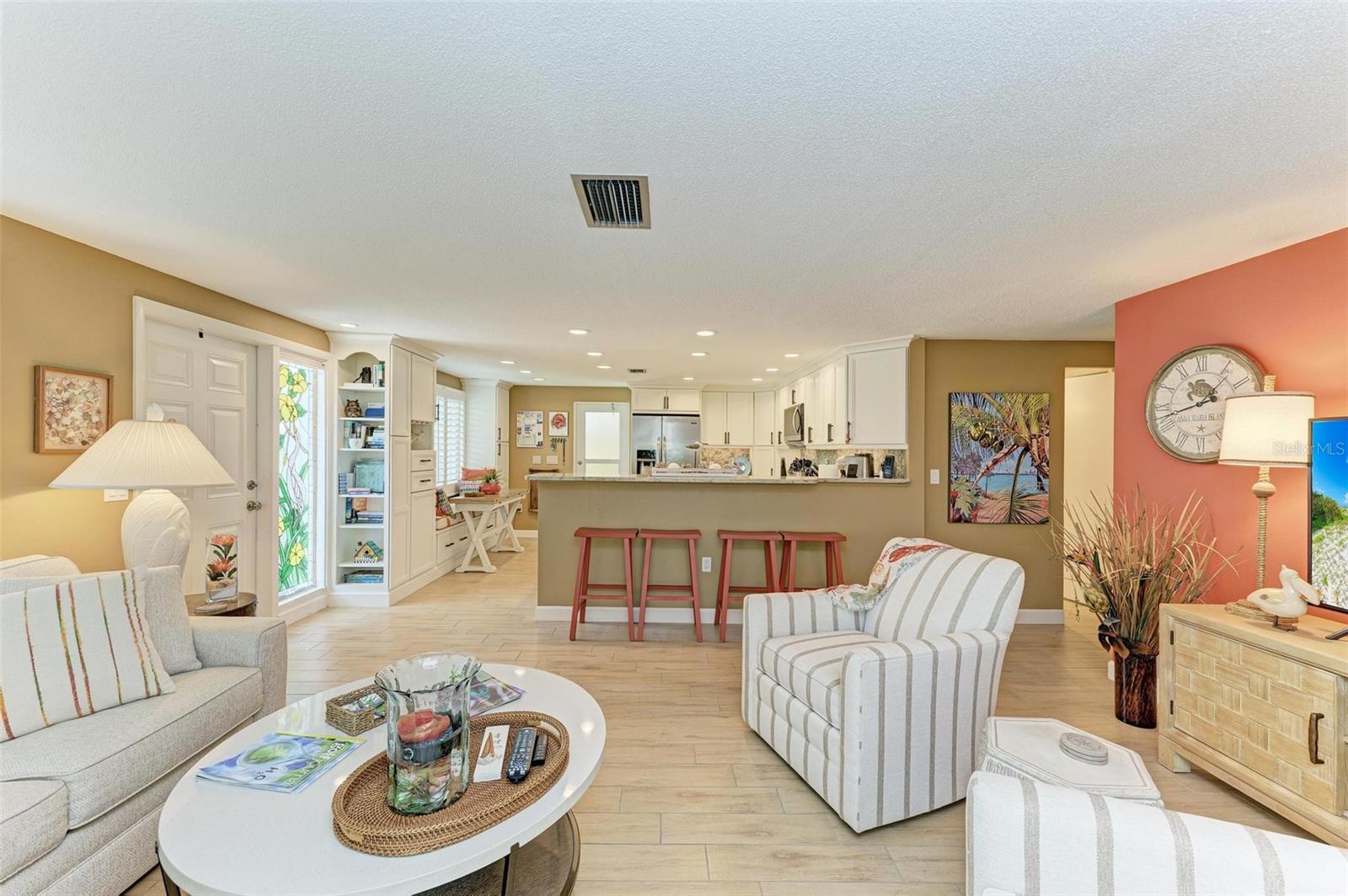 136 CRESCENT DR, ANNA MARIA, FL, 34216