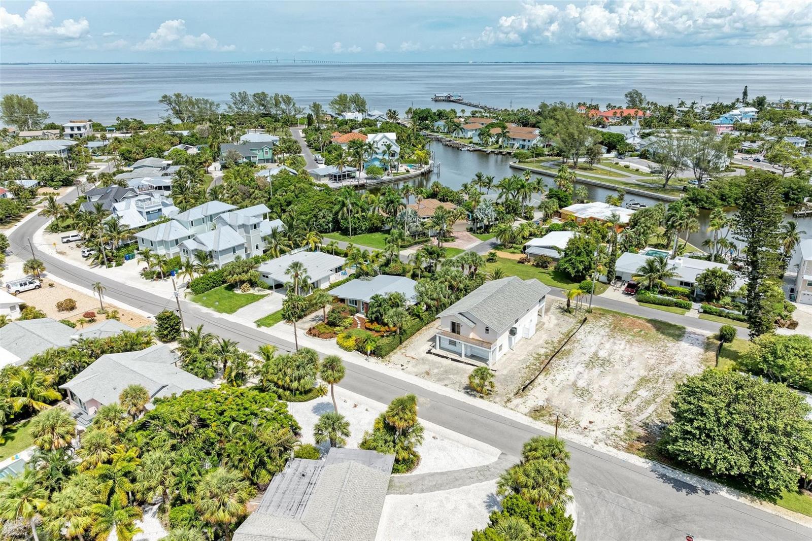 136 CRESCENT DR, ANNA MARIA, FL, 34216