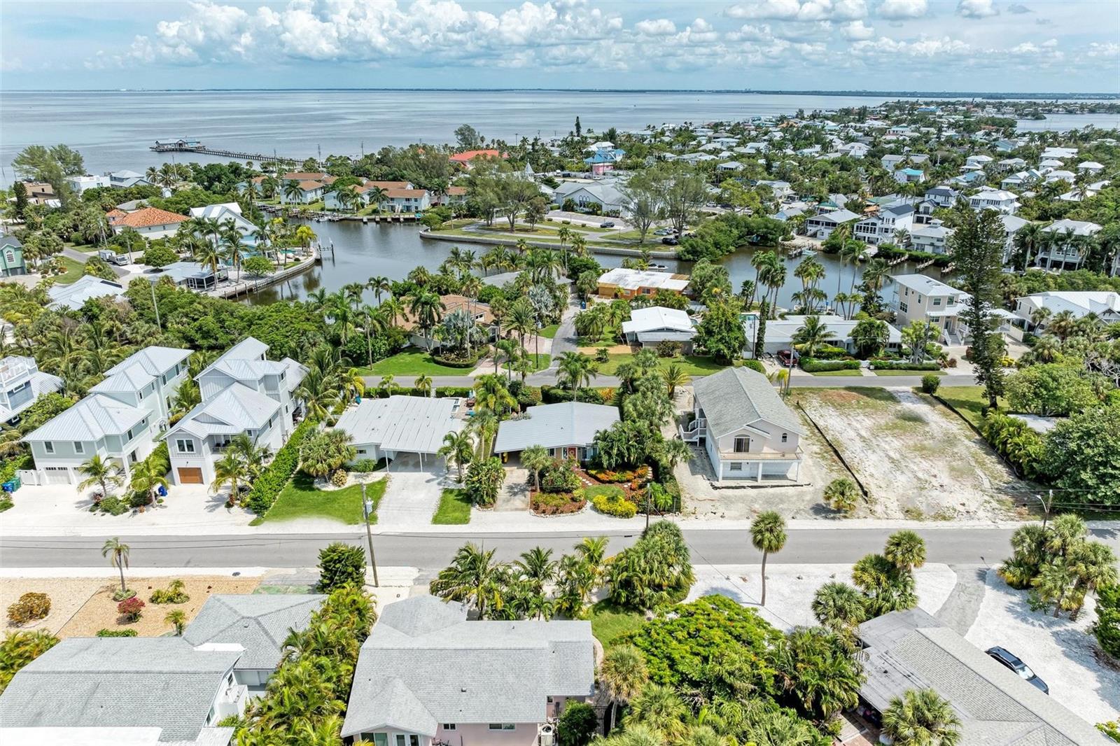 136 CRESCENT DR, ANNA MARIA, FL, 34216