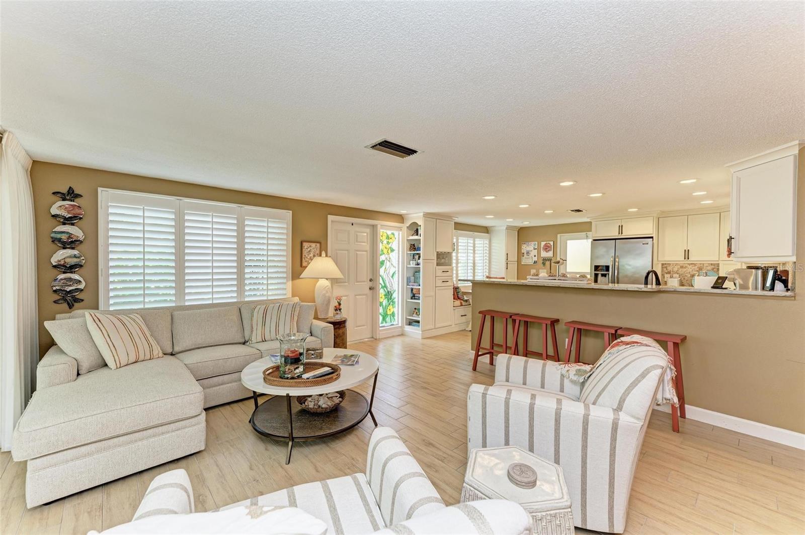 136 CRESCENT DR, ANNA MARIA, FL, 34216