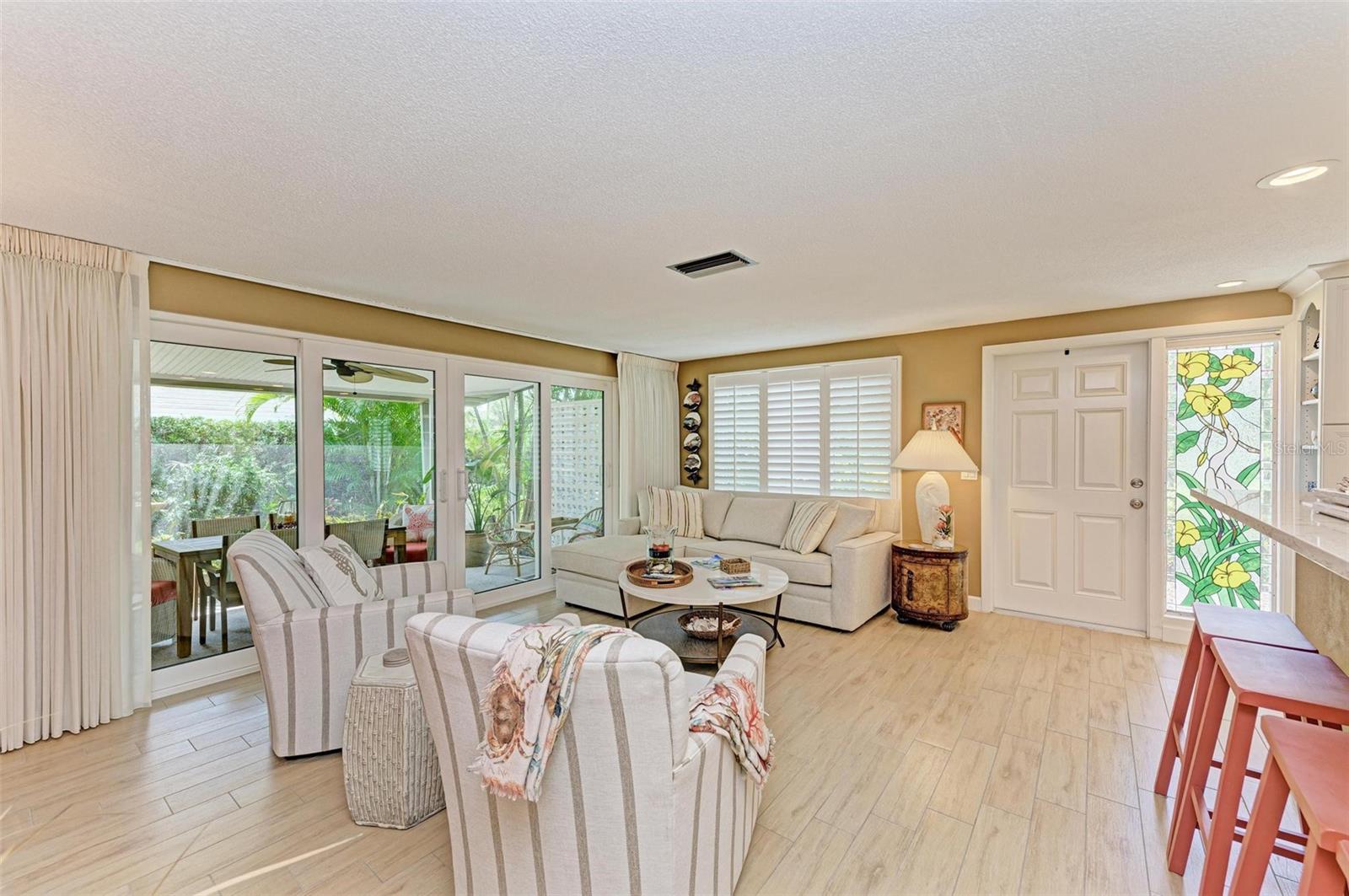 136 CRESCENT DR, ANNA MARIA, FL, 34216