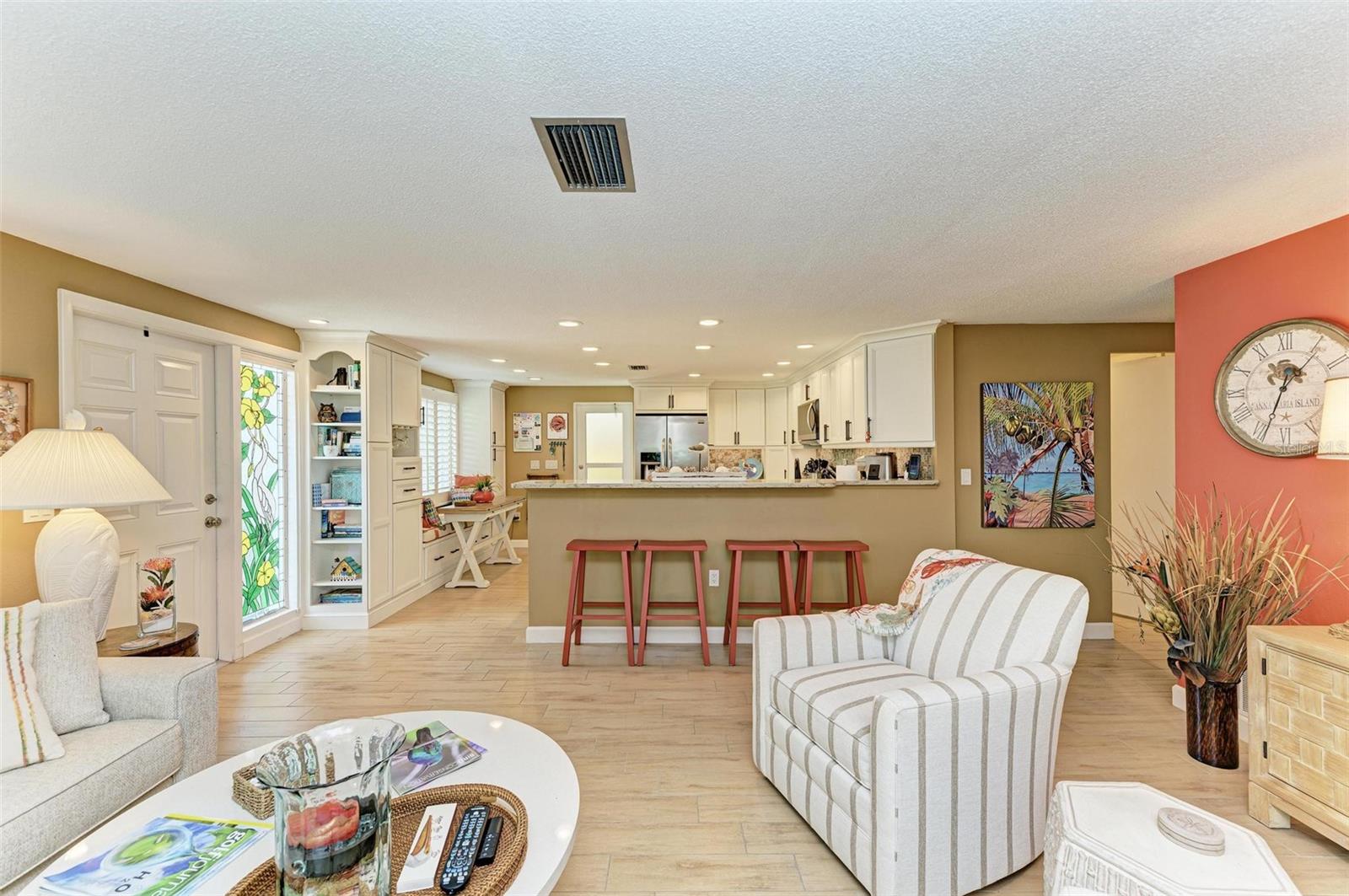 136 CRESCENT DR, ANNA MARIA, FL, 34216