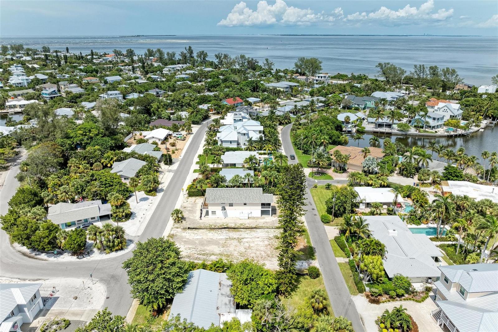 136 CRESCENT DR, ANNA MARIA, FL, 34216