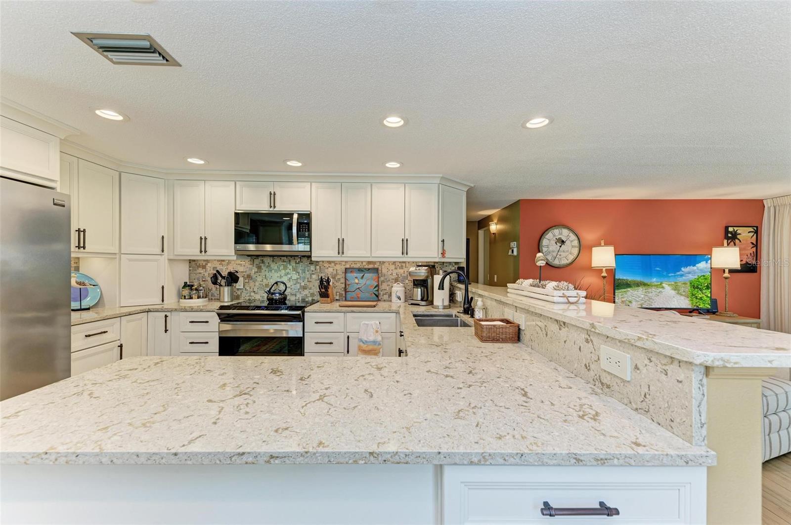 136 CRESCENT DR, ANNA MARIA, FL, 34216