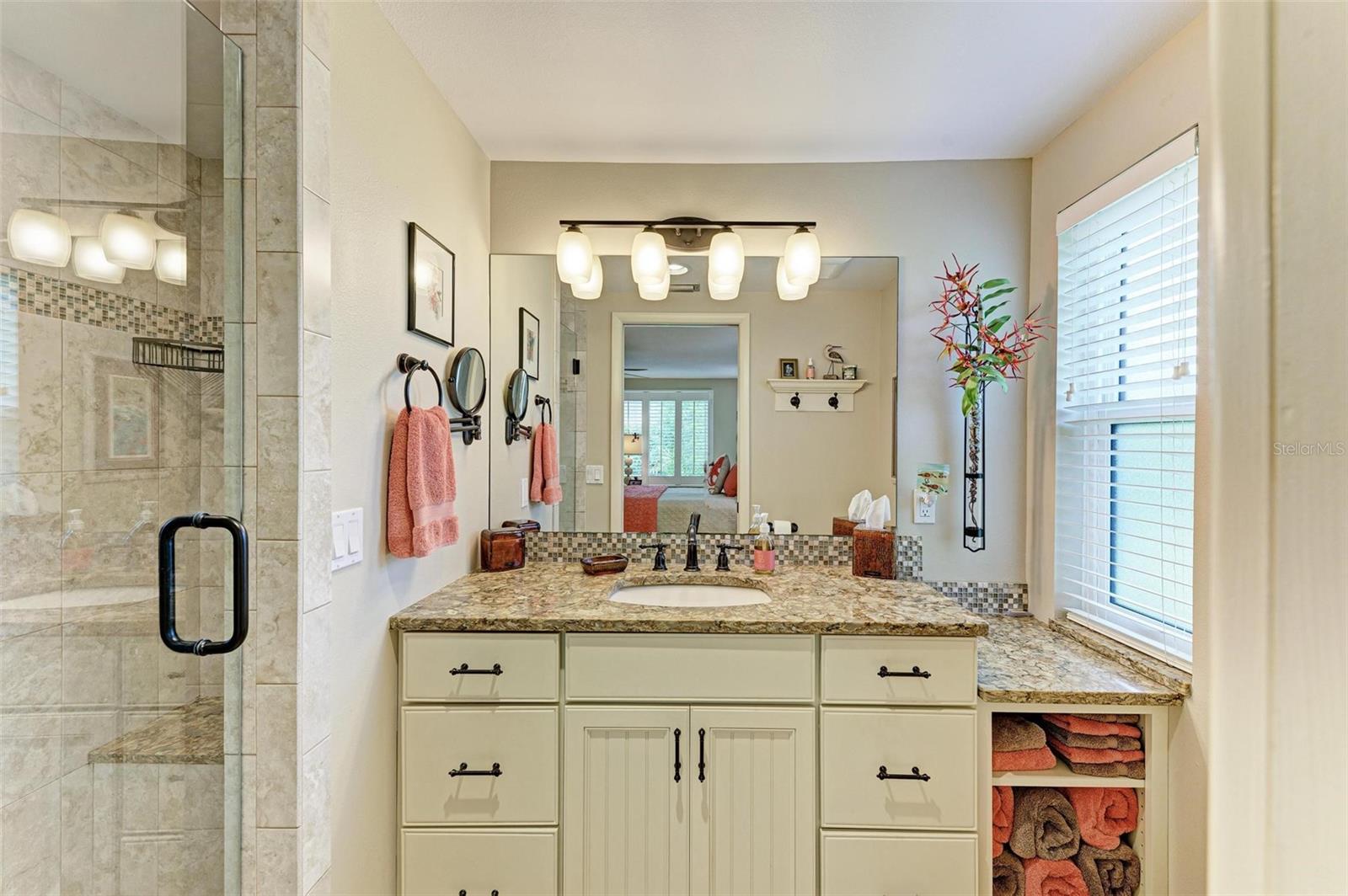 136 CRESCENT DR, ANNA MARIA, FL, 34216